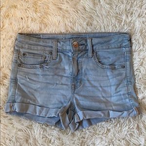 AE Next level low waisted denim short short.